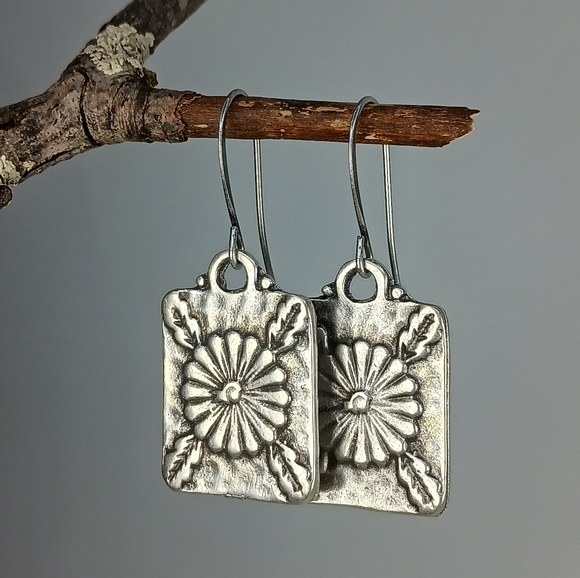 Hand Crafted Jewelry - HAND CRAFTED Vintage Style Silver Flower Minimalist Dangle Drop Earrings